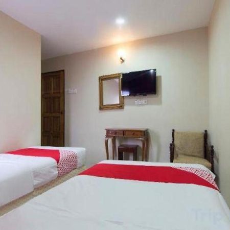 Oyo 44100 Hotel Casavilla Petaling Jaya Exterior foto
