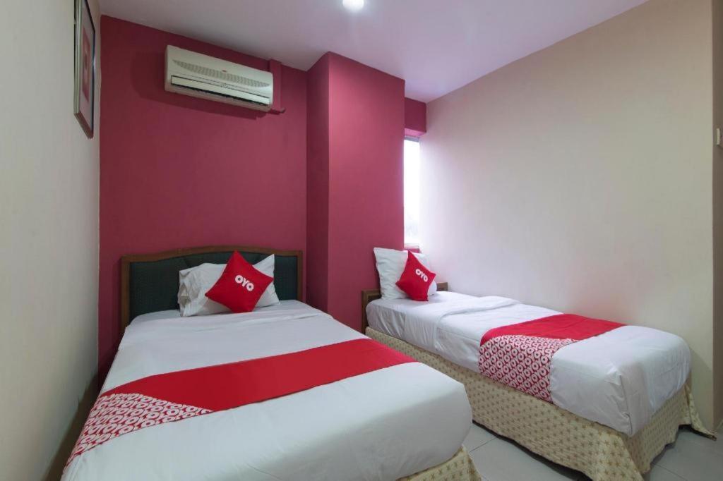 Oyo 44100 Hotel Casavilla Petaling Jaya Exterior foto
