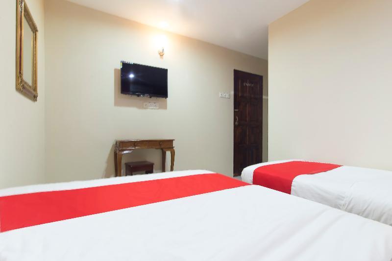 Oyo 44100 Hotel Casavilla Petaling Jaya Exterior foto